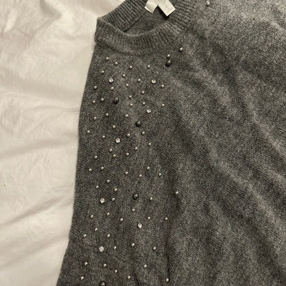 H&M jeweled sweater. Gray size XL - Picture 3 of 10